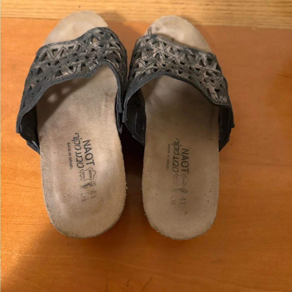 Naot Crown metallic Black Cutout Slide Wedge‎ Sandals leather